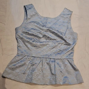 Linne - I jätte fint skick endast använd vid enstaka tillfälle. 