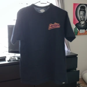 dickies T-shirt  - Tjockt material storlek S passar M 200kr