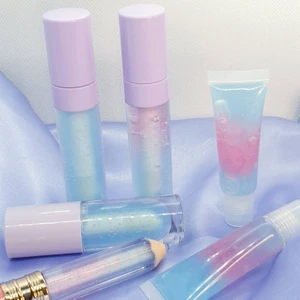 COTTON CANDY LIPGLOSS  - Alla hjärtans dag läppglans i cotton candy smaken/ doft. Finns i squeeze tube- 29kr, tjocka lila wand tuber- 39kr, långa lila wand tuber- 49kr, frakt 15kr. Läppglanset inhåller cocosolja, E vitamin, sweet almond olja och vegetarisk läppglans bas. Jag skicka alltid bild på paketet innan jag posta.