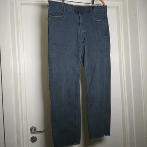 Svarta jeans  - Fina jeans från Missguided🌻