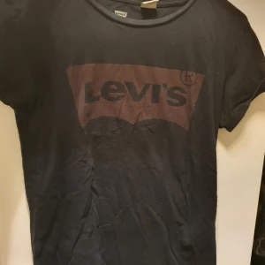 Levis T-shirt  - Använt skick.