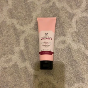 Cleanser från Body Shop  - Cleanser från Body Shop. 150 kr i originalpris. Köparen står för frakt :) 
