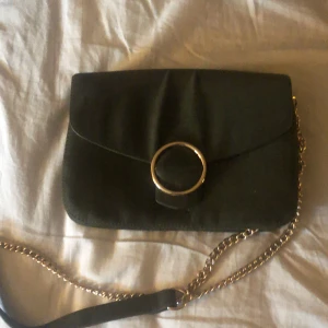Grön väska - Oanvänd väska från H&M