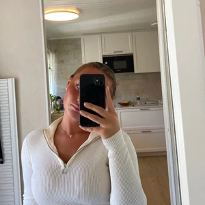 Högkragad långärmad tröja i strl S - Gillar mycket, men passar tyvärr inte mig längre 