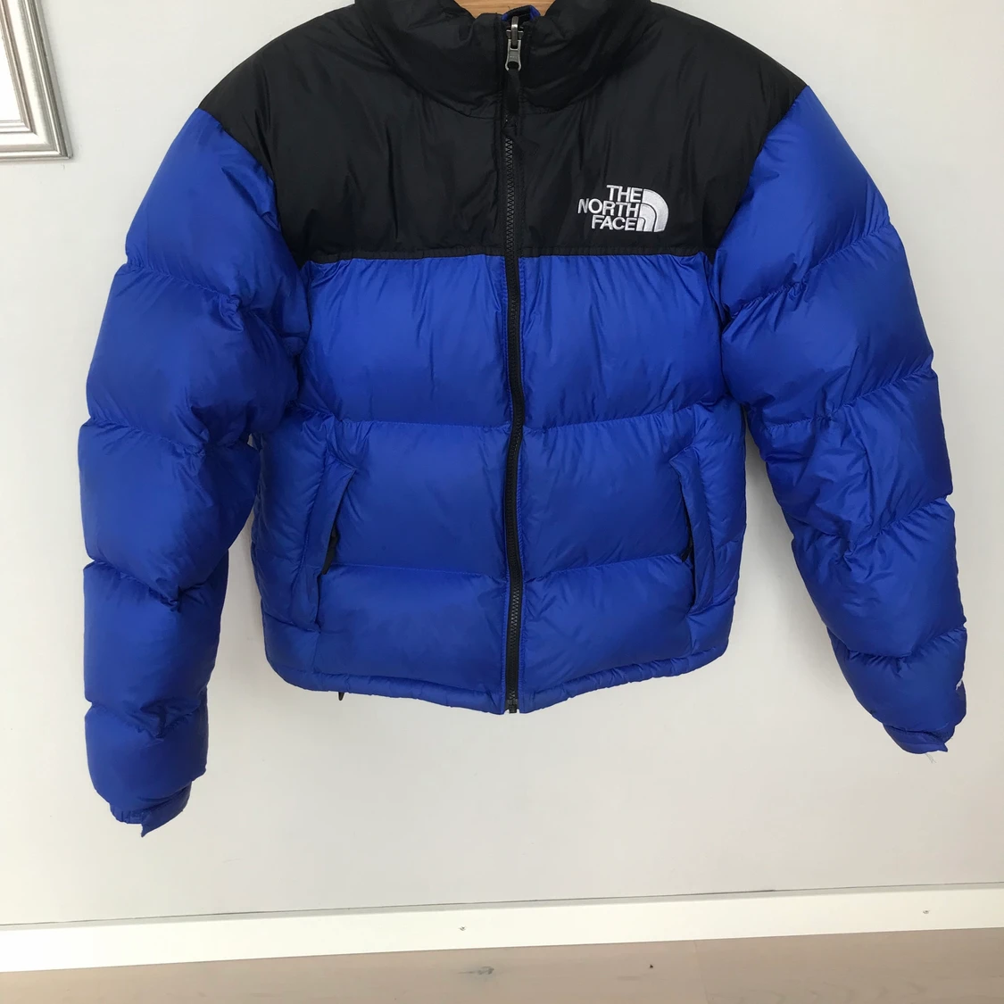 The North Face Nuptse jacka, blå