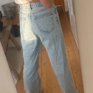 Straight leg jeans  - Ljus tvätt storlek 170 sitter som en s ungefär 🤍