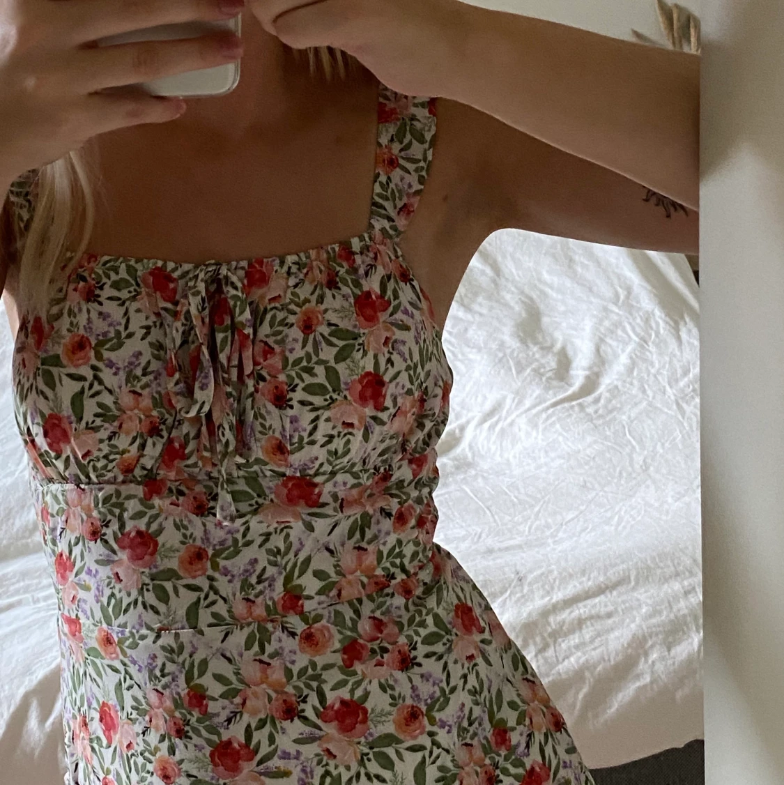 Blommig klänning - 90