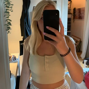 Beige linne - Superfint linne med extremt skön kvalitet. 