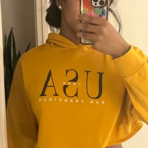 USA tröja  - Säljer dena fina USA tröja!! Andvändig 1 gång så jag skulle prova!!KÖPAREN STÅR FÖR FRAKTEN ✅🚚