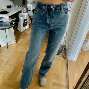 Massimo Dutti Boyfriend - Storlek 36 passar nog en stor 34 också, aldrig använda, jag är 165cm