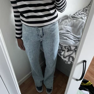 Vida byxor  - Köpte dessa byxor för ca 1 vecka sedan inte haft någon användning. Ny pris 399kr.