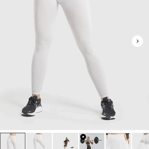 Gymshark träningstights ljusgrå - Gymshark träningstights i storleken small. HELT I NYSKICK! Endast använt ett par gånger. Ny pris 549