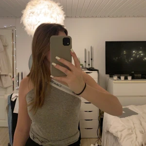 Calvin Klein topp  - Jättefin topp från Calvin Klein, går att frakta eller hämta upp i Trollhättan💕