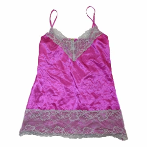 Rosa linne - Rosa nattlinne med spets som går att bära som både långt linne eller väldigt kort klänning😍😍😍 storlek M men passar mindre storlekar också 