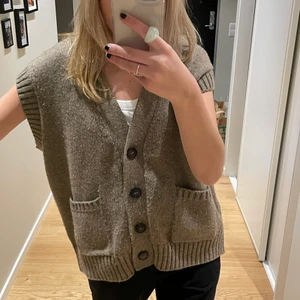 Stickad väst - Skit snygg stickad väst från zara!!