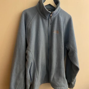 Ljusblå northface fleece - Söt The Northface fleece tröja, använt skick! Babyblå