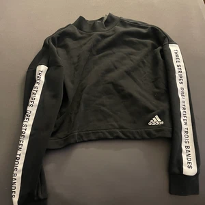 Adidas tröja  - Säljer denna adidas tröja i storlek XS