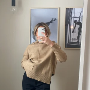 Stickad tröja  - Så skön tröja! Använd fåtal gånger. Frakt tillkommer 