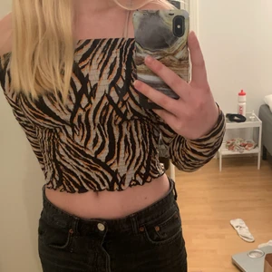 Tröja/blus - Jättefin tröja/blus med mönster från Gina! Köparen står för frakt.