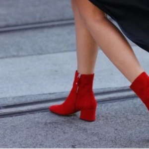 Röda mockaskor  - Klack 