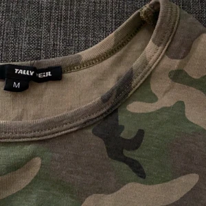 Crop top storlek M - Skriv för mer info💕