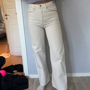 Vita jeans från lager 157 storlek S
