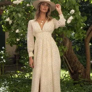 Adoore M  - Oanvänd/ny adoore Napoli klänning från slutsåld kollektion. Storlek M/38 och passar även 36/S. Fraktas spårbart.