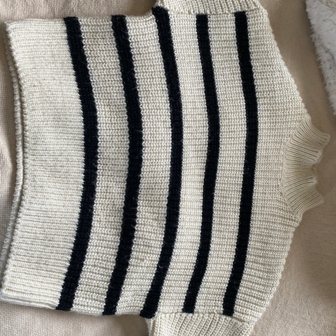 Randig stickad tröja  - 90