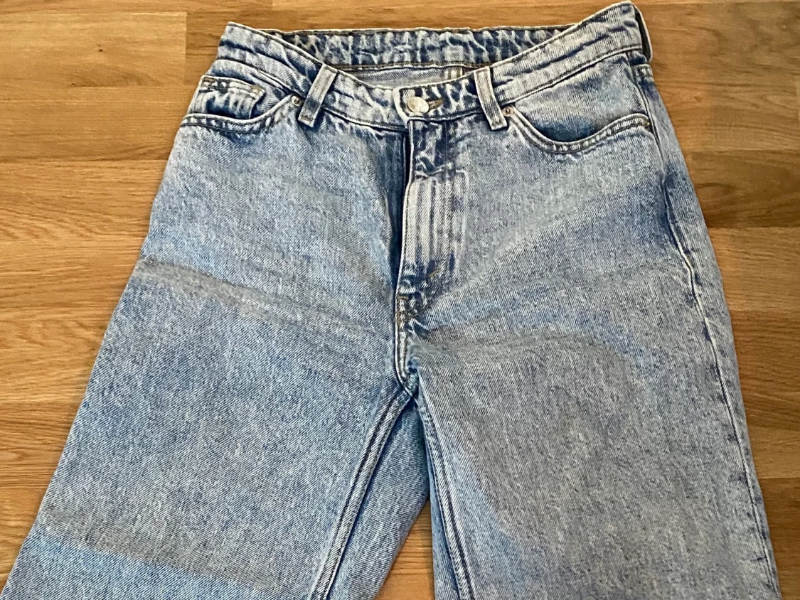 Jeans från Monki, storlek 24