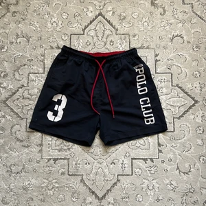 Vinson Polo Club simnings shorts L - Säljer mina simnings shorts då jag tycker att de är lite för korta för mig. Har ni några frågor får ni gärna skriva till ;) (Nya kostar de 300kr)