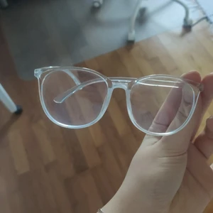 Blue light-glasögon - Säljer ett par UV-glasögon för att de inte kommer till användning. Ingen styrka. Skriv om ni vill se bilder hur de ser ut på💕