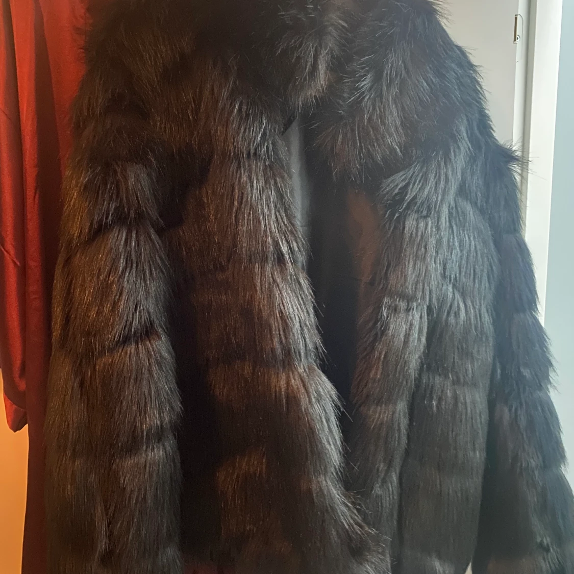 Jacka i fuskpäls. Strl 36