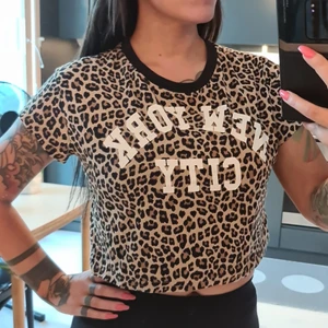 Kort T-shirt xs - Använd men i fint skick. 