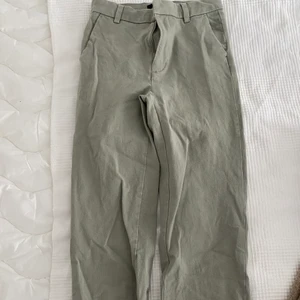 Ljusgröna byxor - Gina Tricot - Ljusgröna byxor som är jättesköna.