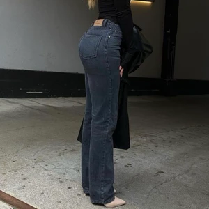 A-DSGN JEANS - slutsålda a-dsgn jeans helt oanvända!! köpte fel storlek🥲🥲