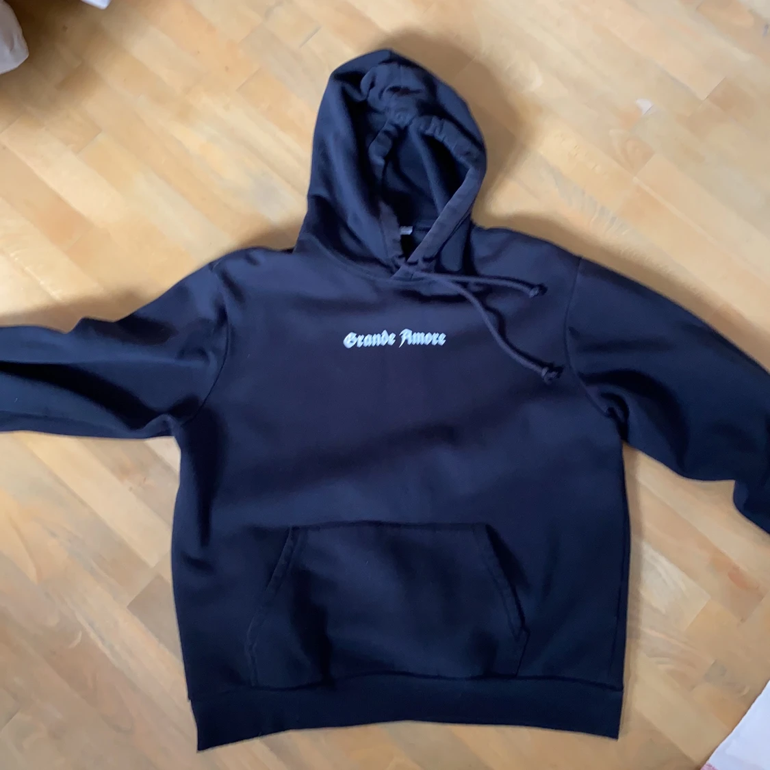 Svart grande amore hoodie - 91