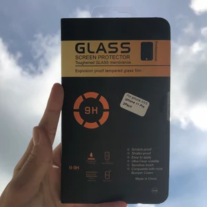 Skärmskydd Iphone X/XS Iphone 11pro - Skärmskydd för Iphone X/XS och Iphone 11PRO. Säljs pga annan telefon. När jag köpte var det 2pack men har redan använt en så därefter 1 kvar. Wipes och klisterlappar kommer med🥰 står ej för postslarv! pris kan diskuteras❤️ 