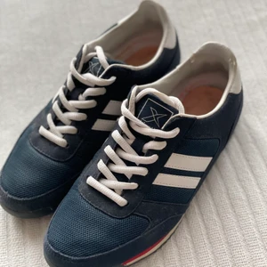 Sneakers - Snygga sneakers från Kinetix - Stl 37