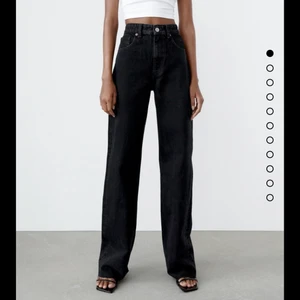 Zara - Säljer dessa jeans från zara för 180 kr + frakt st 32