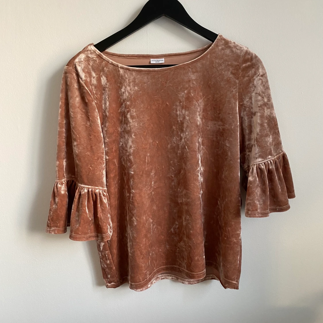 Rosa topp med volanger på ärmar🍂 - 90