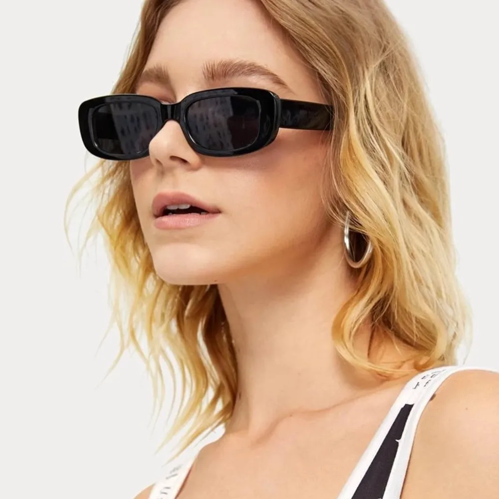 säljer dessa oanvända solglasögon eftersom jag fick hem dubbletter. pris: 70kr inklusive frakt. Accessoarer.