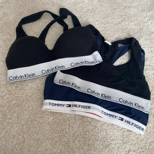 Toppar från ck, Tommy  - ‼️säljer alla tre i samma‼️ säljer dessa tre toppar i xs-s😍
