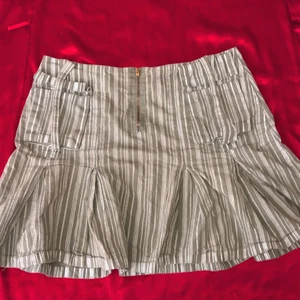 Y2k minikjol  - Olivgrön 2000-tals minikjol