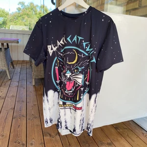 Emo Goth Scene t-shirt - Knappt använd. I fint skick. Sport material. Frakt är 45 kr. Köp nu! 😊