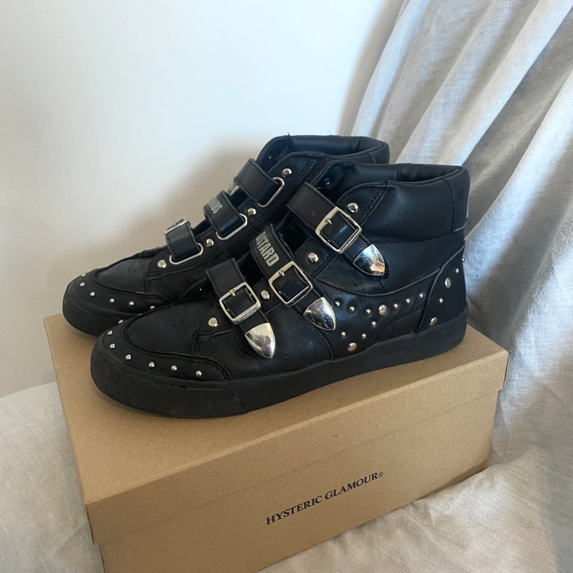 Hysteric glamour studded sneakers 39