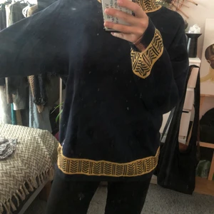 Tröja  - Från second hand , marinblå 