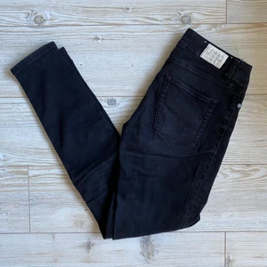 Cheap monday spray jeans stuprör - Superfina tighta jeans fr cheap monday! Bra skick! Bästa modellen om man gillar stuprör!😇