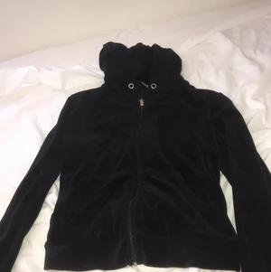 Gina tricot storlek S - Har haft den i ungefär 4-5 månader och den är för stor för mig 