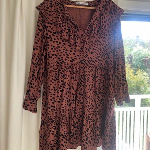 Zara Klänning  - Söt klänning ifrån zara