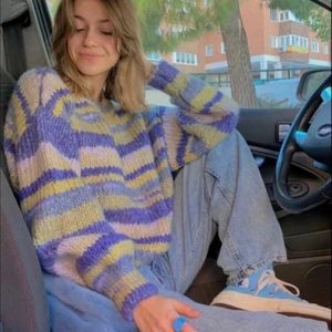 Stickad tröja - Intresse koll på denna tröja! Bilden är lånad från pinterest men har en identisk tröja :)